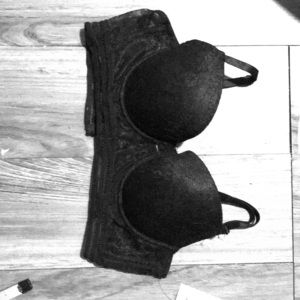 Black lace bra 34D